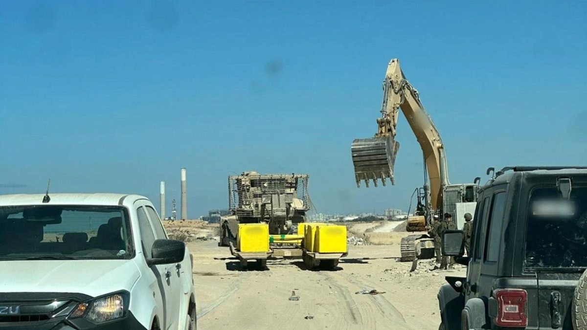 Gaza's 'Disneyland plan' seeks to restore the area and diminish Hamas, according to an expert.