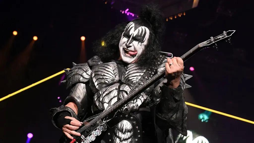 Gene Simmons loses consciousness while driving, leads to minor accident in LA.