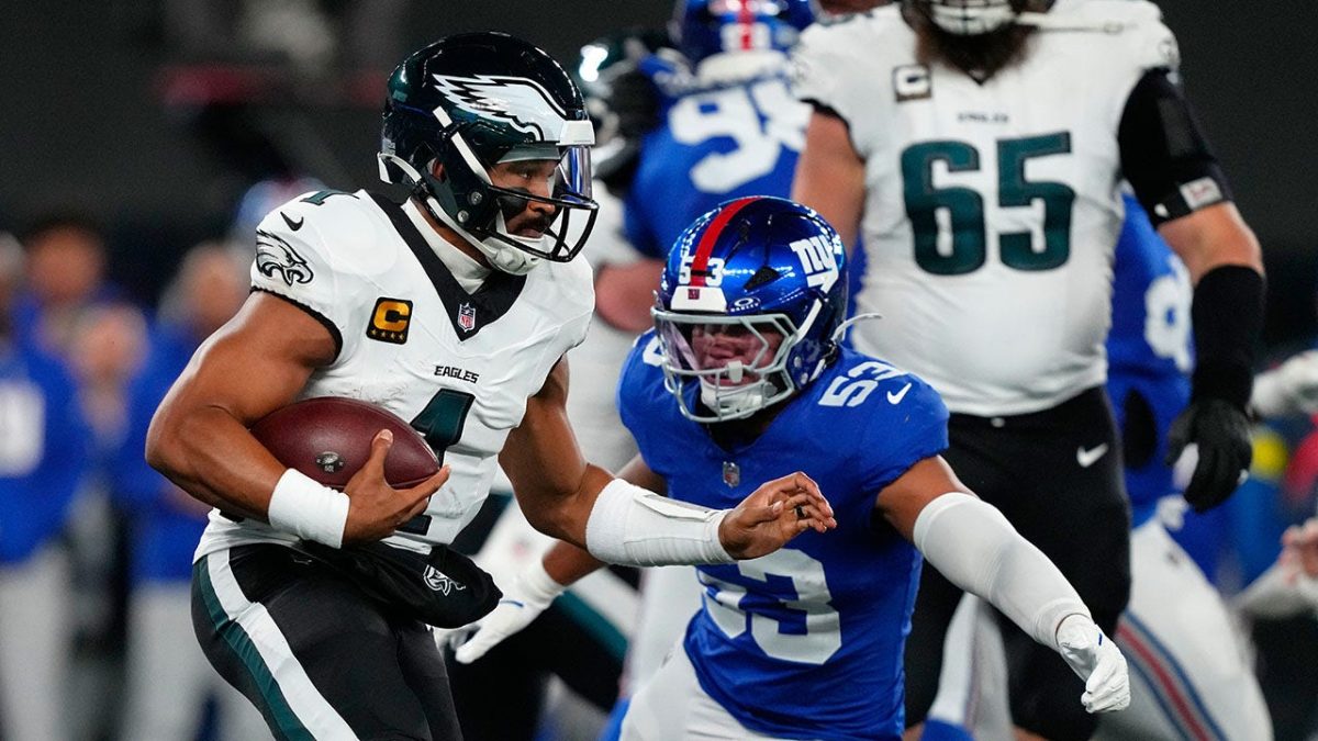 Giants surprise Eagles as controversy stirs over tush push tactics