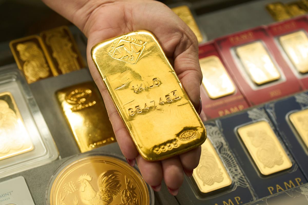 Gold and silver fall sharply in their largest daily decline in years as remarkable rally in precious metals ends.