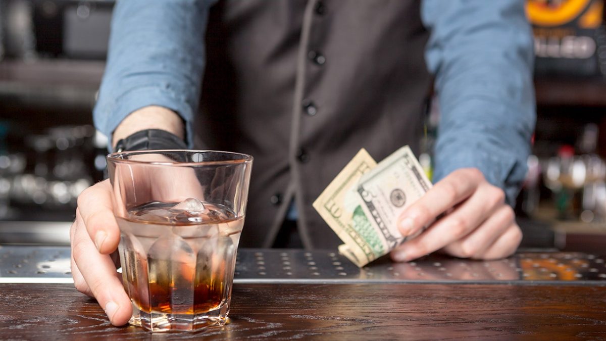 Guide for Bartenders Indicates 20% as the New Normal Tip, According to Experts
