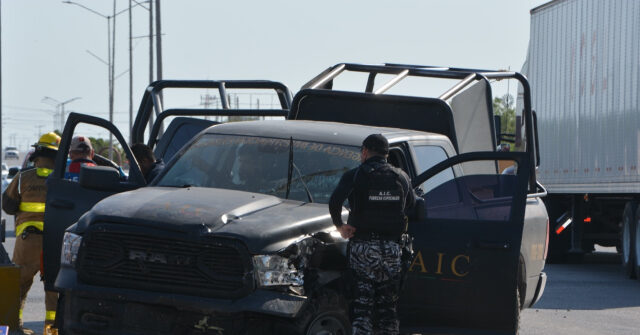 Gunmen from a cartel attack Mexican soldiers close to the Texas border