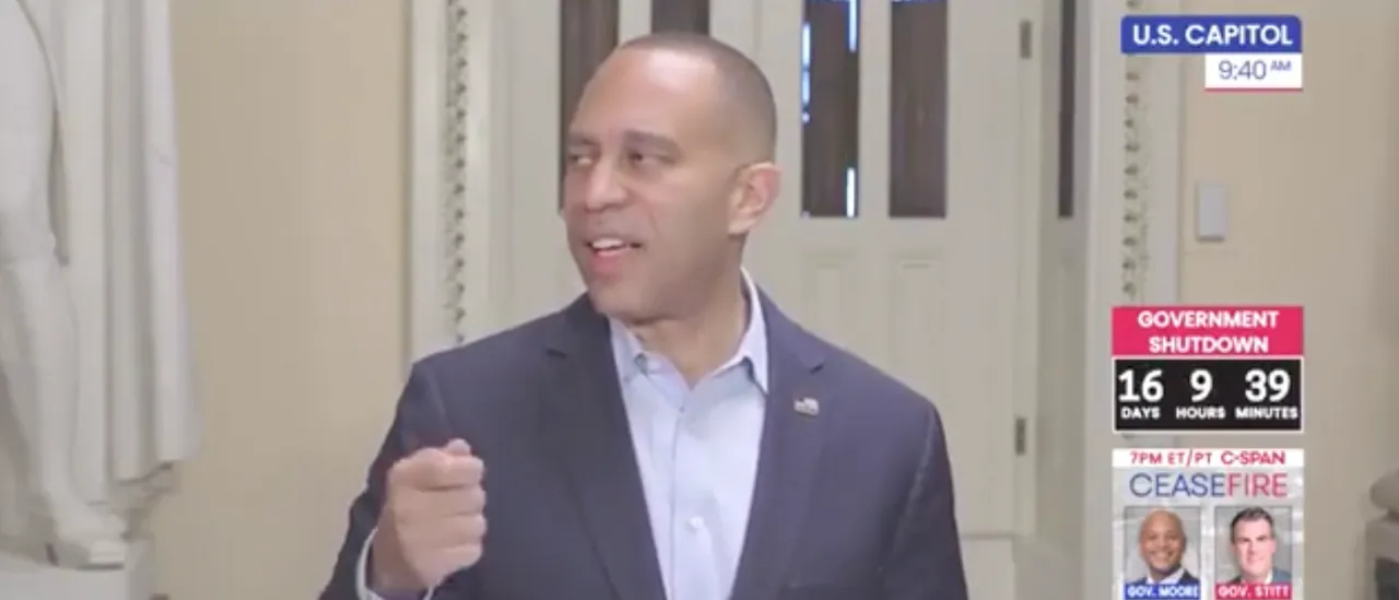 Hakeem Jeffries Expresses Outrage Towards Karoline Leavitt After She Insulted Democrats Over Shutdown