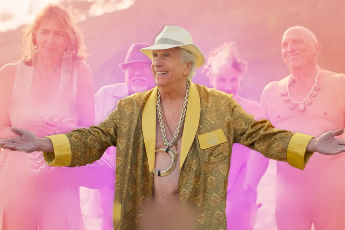 Henry Winkler Reveals All in 'Loot' Season 3 Premiere as Head of Nudist Community