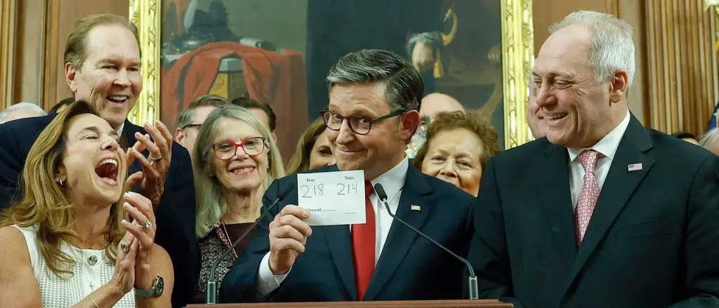 House Republicans Undermine Democrats' Hopes Amid Fundraising Struggles