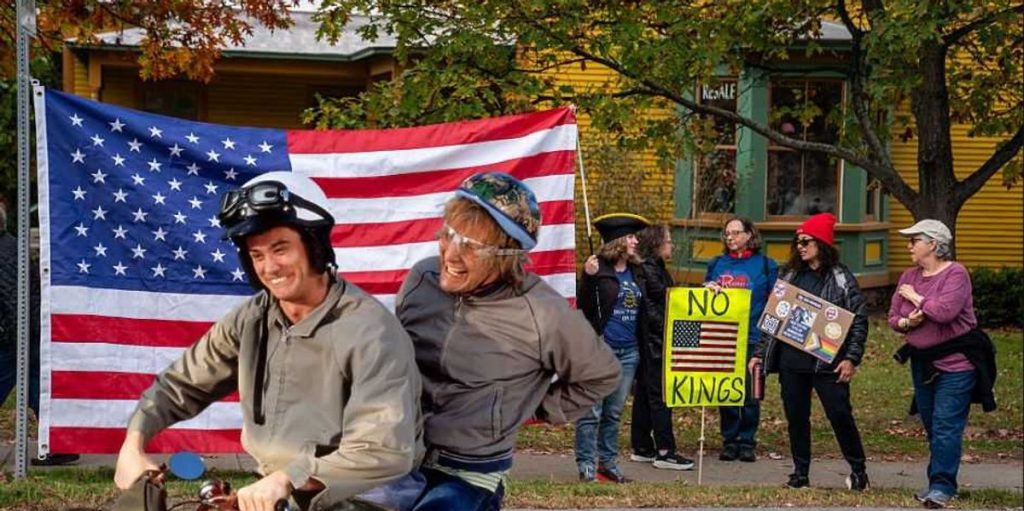 I'm with foolishness: 'Dumb and Dumber' actor performs silly protest song