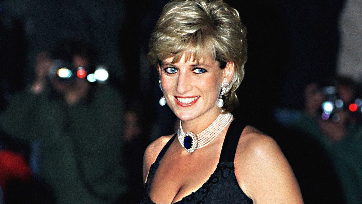 Insights into the drinking habits of the royal family shared by palace experts and insiders