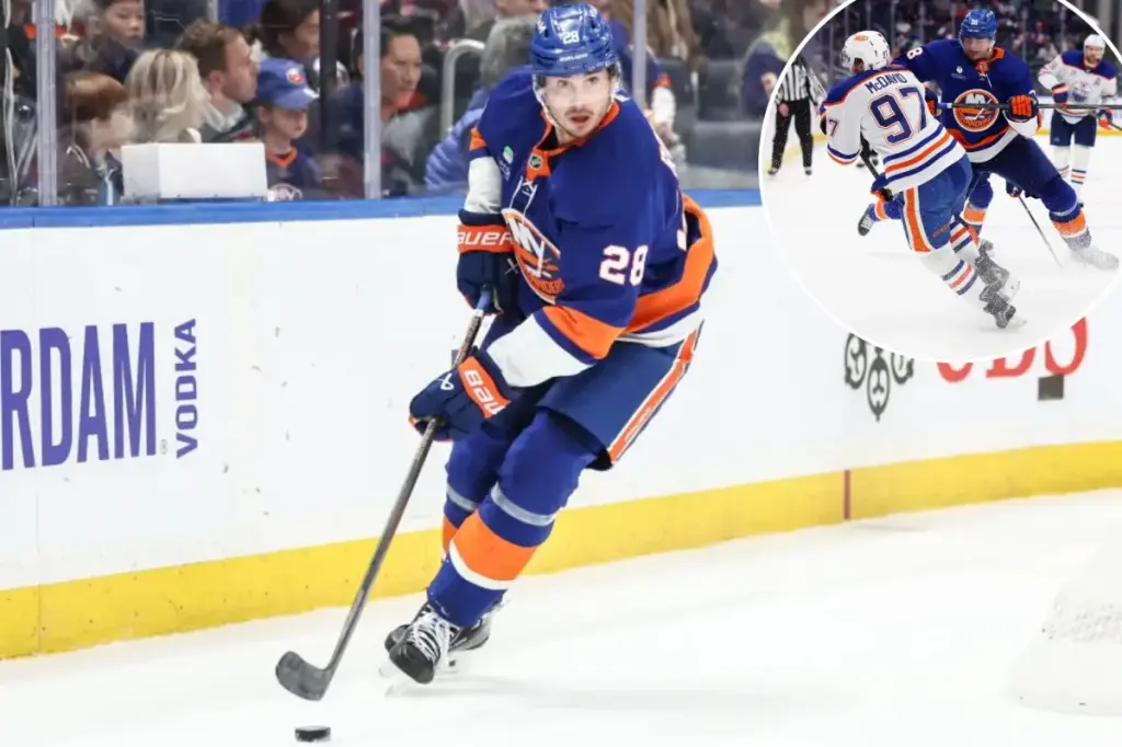 Islanders considering options for Alexander Romanov's injury