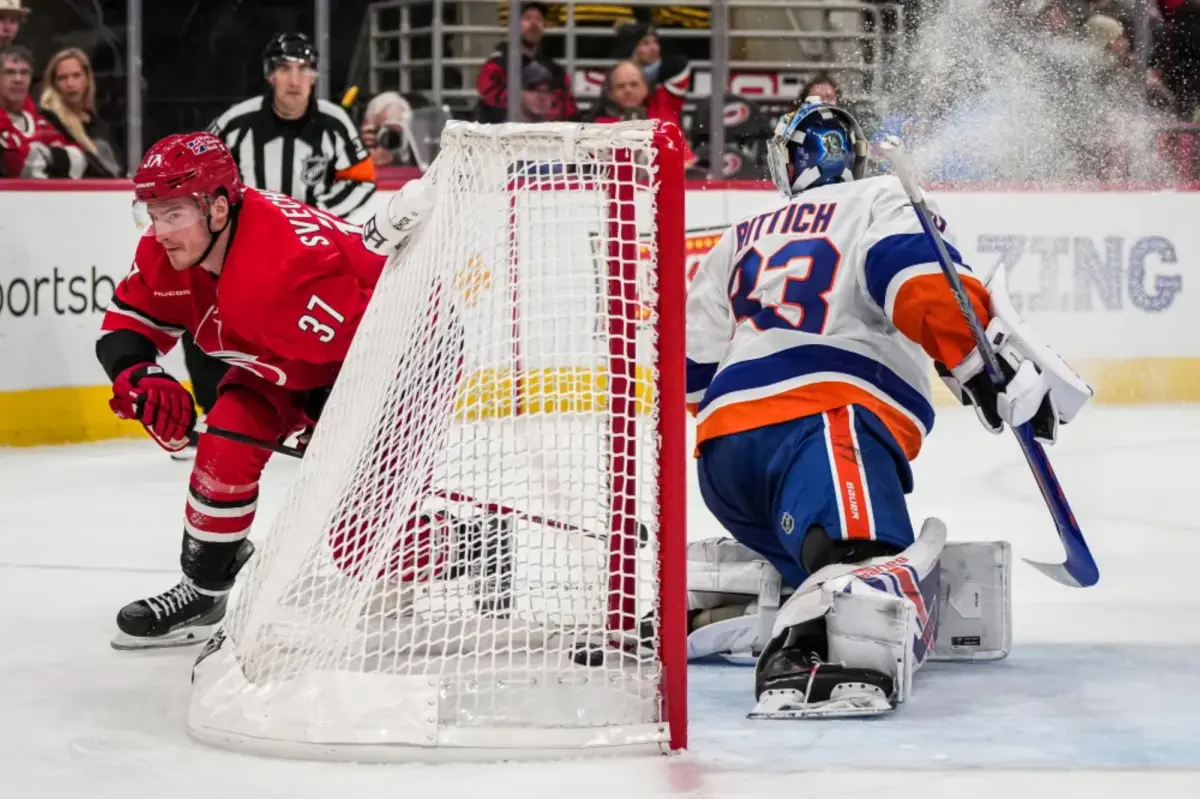 Islanders lose to Hurricanes following Mathew Barzal's benching