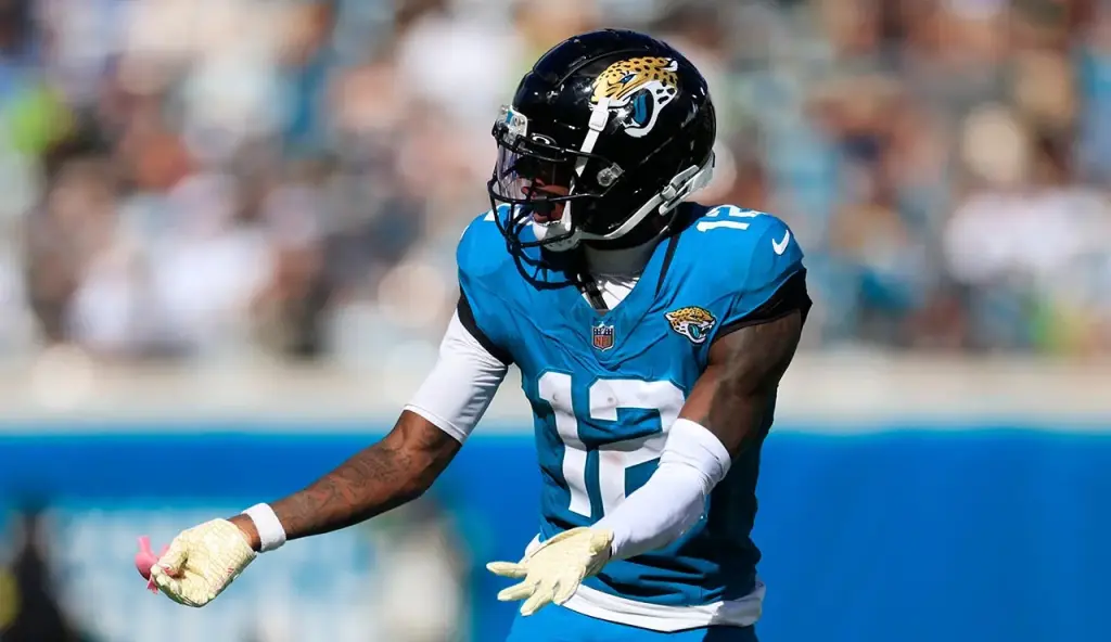 Jaguars' Travis Hunter gets injured during practice and is placed on injured reserve