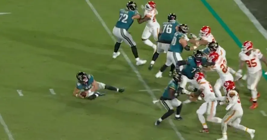 Jaguars surprise Chiefs with two funny plays on Monday Night Football