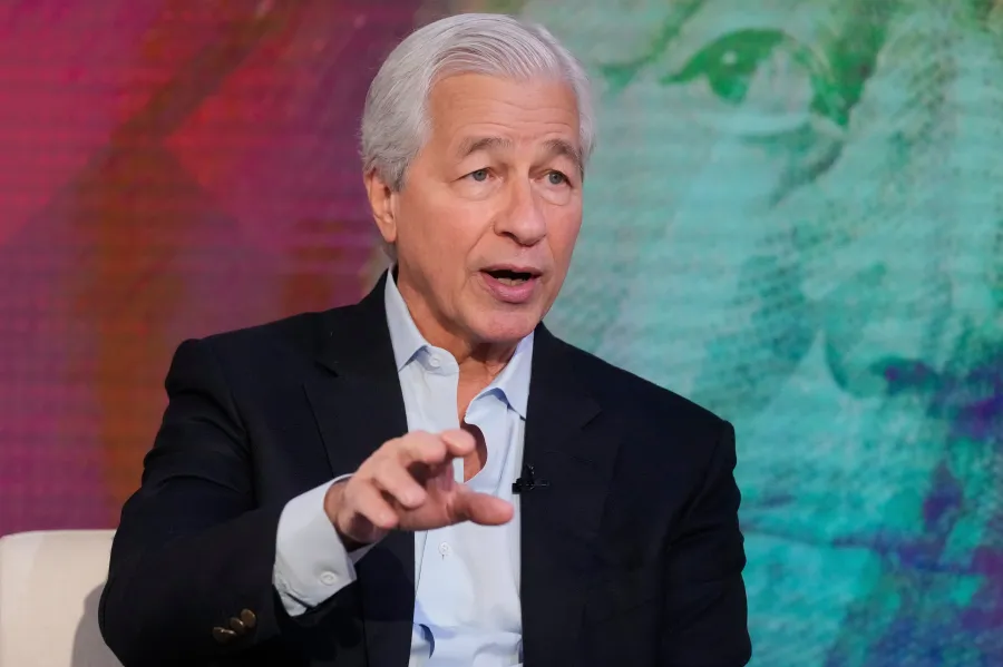 Jamie Dimon experiences his MAGA moment, and just in time