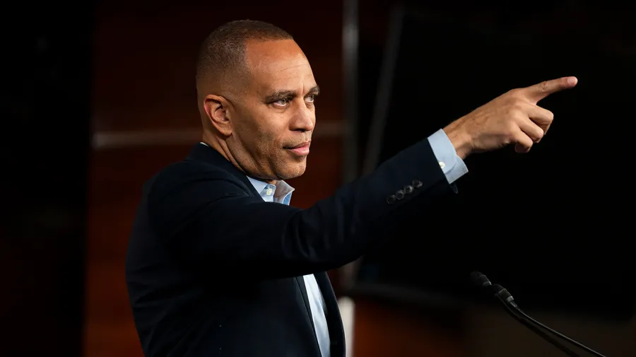 Jeffries urges Trump to jump into spending talks: ‘Get off the golf course’