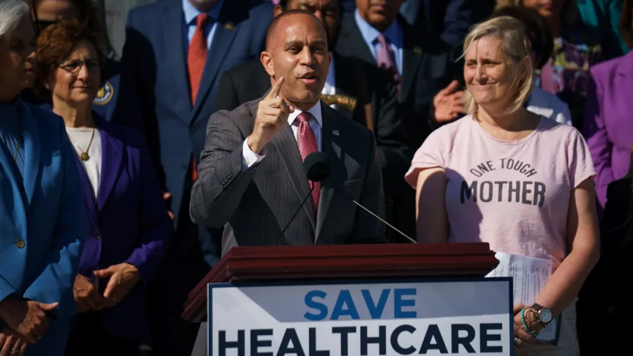 Jeffries cautions of prompt and strong legal measures if Republicans do not allow Grijalva to take his seat.