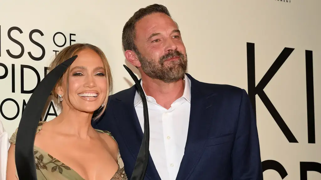 Jennifer Lopez and Ben Affleck come together at the 'Kiss of the Spider Woman' premiere