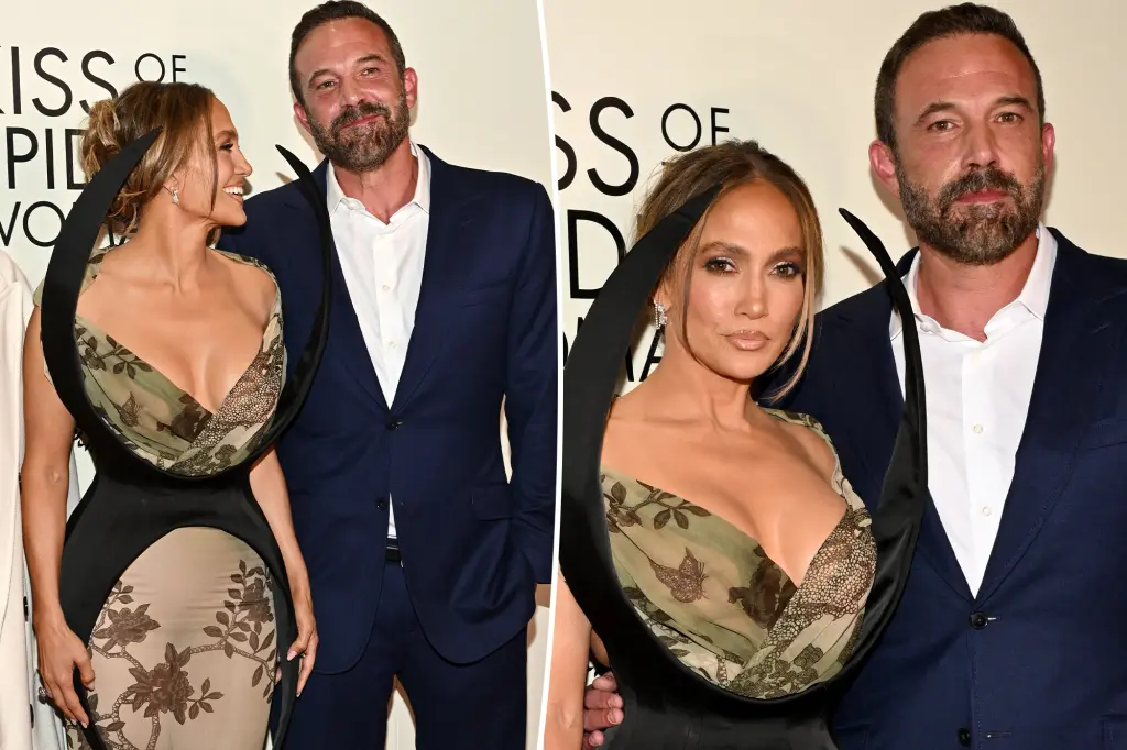 Jennifer Lopez and Ben Affleck come together on the red carpet for the first time after their divorce