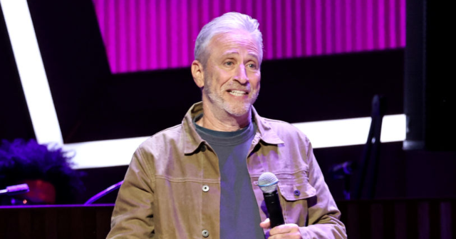 Jon Stewart Seeks to Renew His Agreement at Low-Rated ‘The Daily Show’