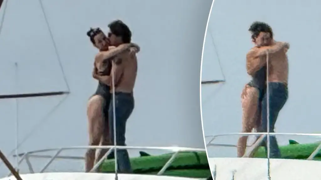 Justin Trudeau shares a kiss with Katy Perry on her yacht near Santa Barbara