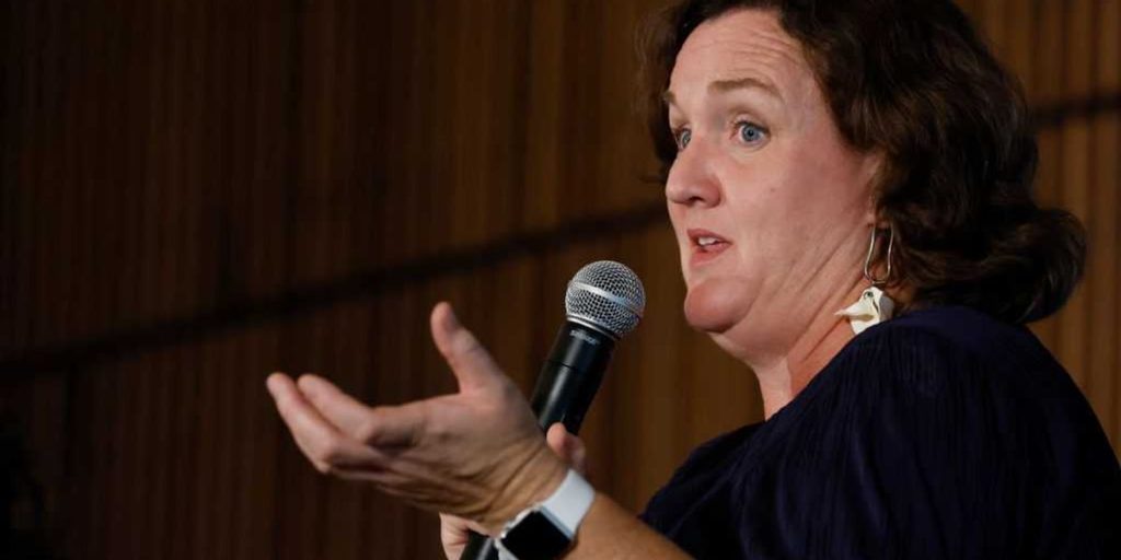 Katie Porter is seeking the position of California governor, but her harsh demeanor could hinder her efforts.
