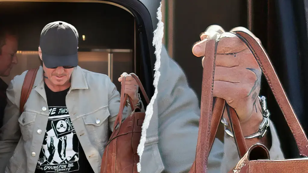 Keith Urban seen for the first time days after Nicole Kidman initiated divorce proceedings