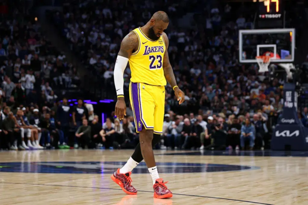 LeBron James sidelined for 3-4 weeks due to sciatica raises concerns for Lakers