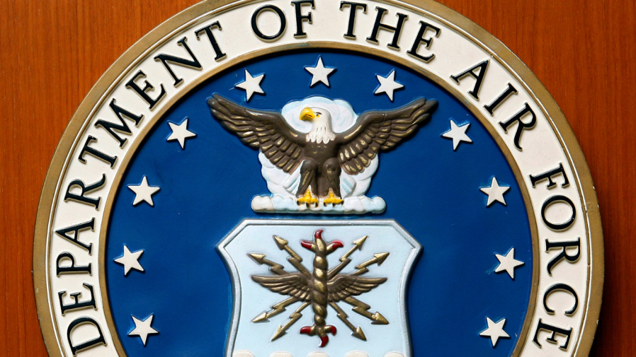 Top Air Force general announces retirement