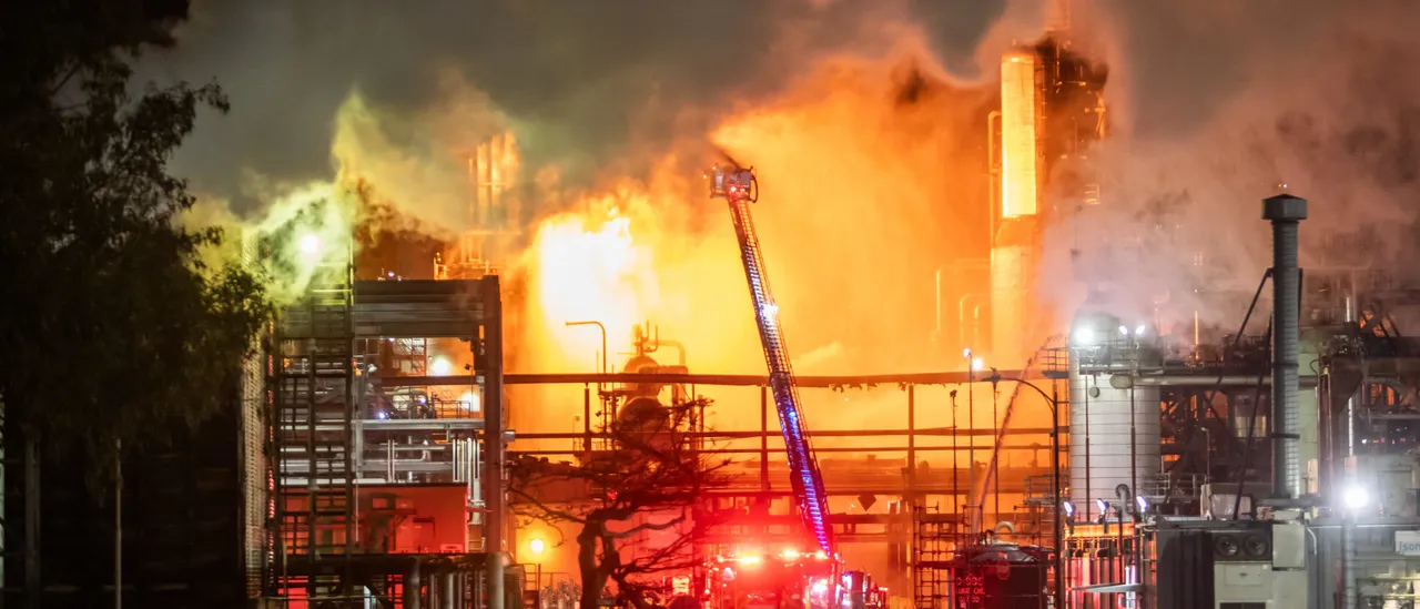 Major Fire at California Refinery Ignites as State Faces Gas Crisis