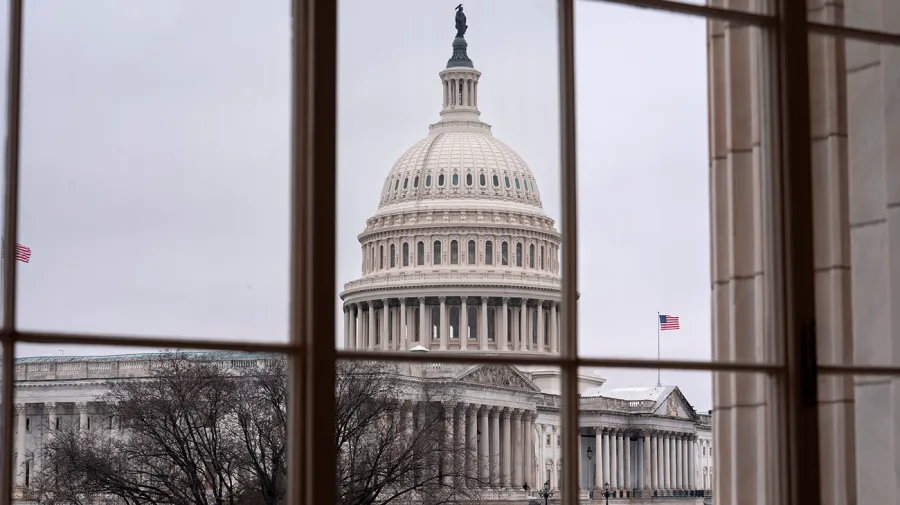 Major government union demands clear continuing resolution to resolve shutdown
