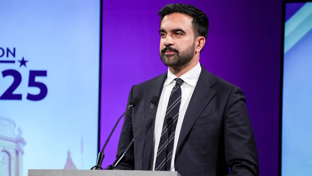 Mamdani's lead in the NYC mayoral race decreases but remains at 16 points in a recent poll.