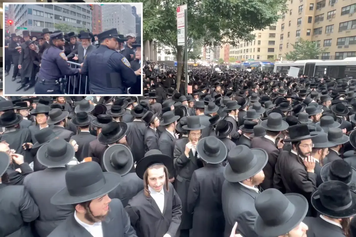 Many Orthodox Jews demonstrate near the Israeli consulate in NYC to urge changes in the nation's military draft policies.