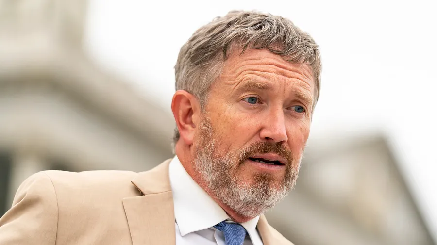 Massie posts best fundraising number of career after defying Trump on key issues