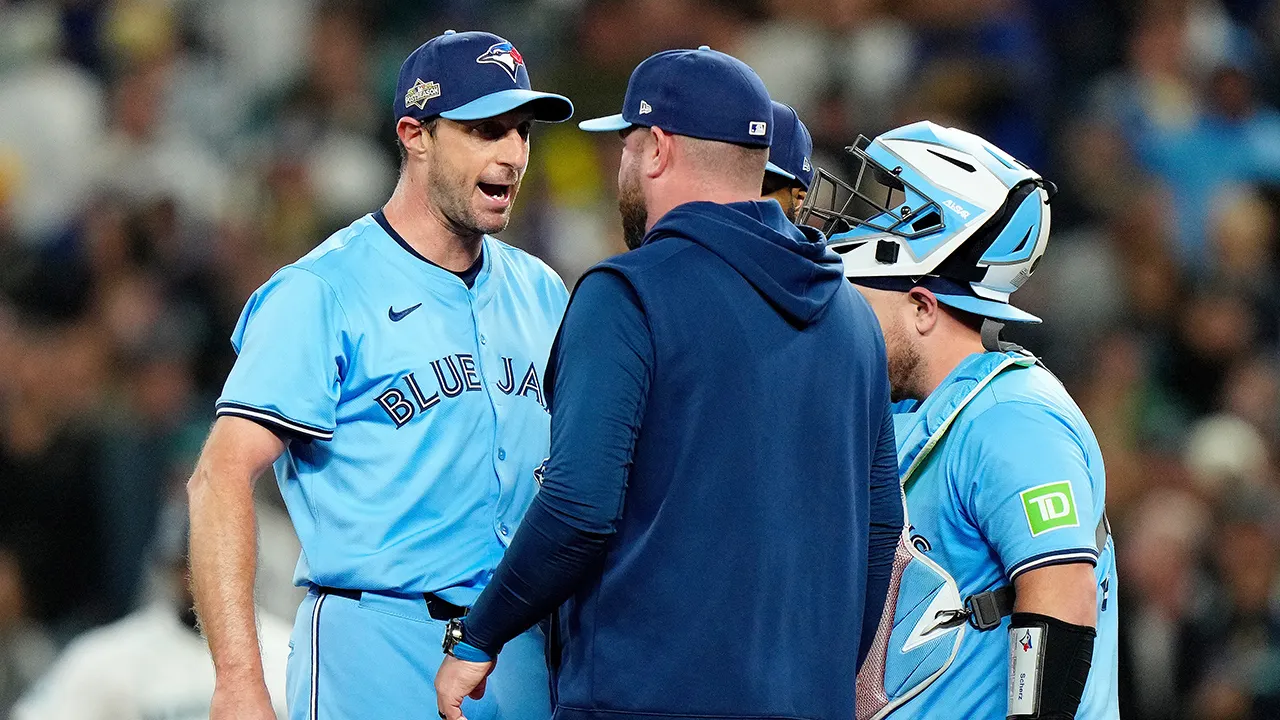 Max Scherzer faces off with Blue Jays manager after victory against Mariners