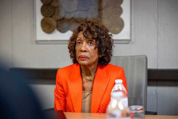 Maxine Waters Claims Trump's Crypto Pardons Indicate a 'Presidency Founded on Corruption'