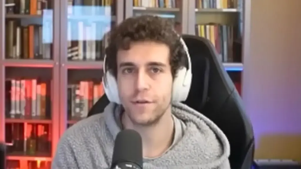 Mother of chess grandmaster reveals that cheating claims troubled her son