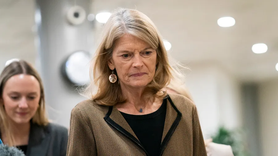 Murkowski joins Democrats in calling for backpay for furloughed workers