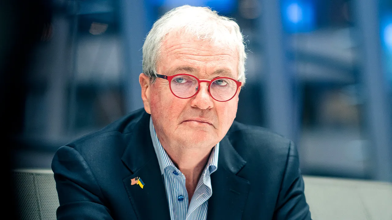 Murphy receives criticism for traveling to Europe during nor'easter crisis