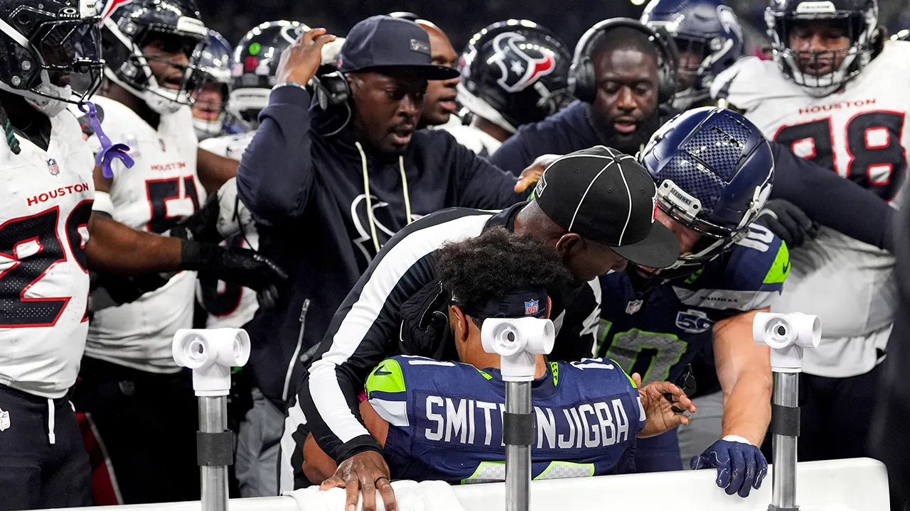 NFL official Nate Jones gains attention for defending Seahawks' Jaxon Smith-Njigba