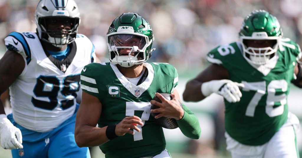 NFL quarterbacks Justin Fields and C.J. Stroud thank Jesus for helping them through challenges.