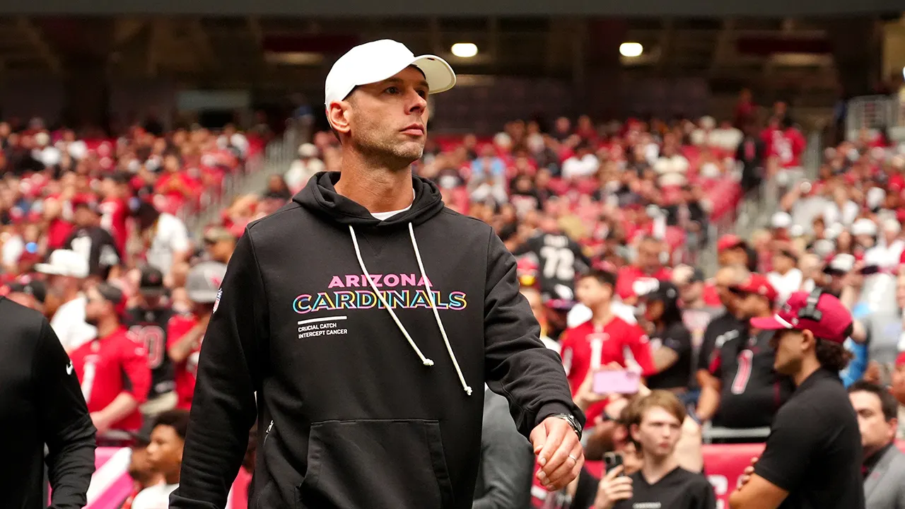 NFLPA looking into Cardinals coach for reportedly hitting player on the sidelines