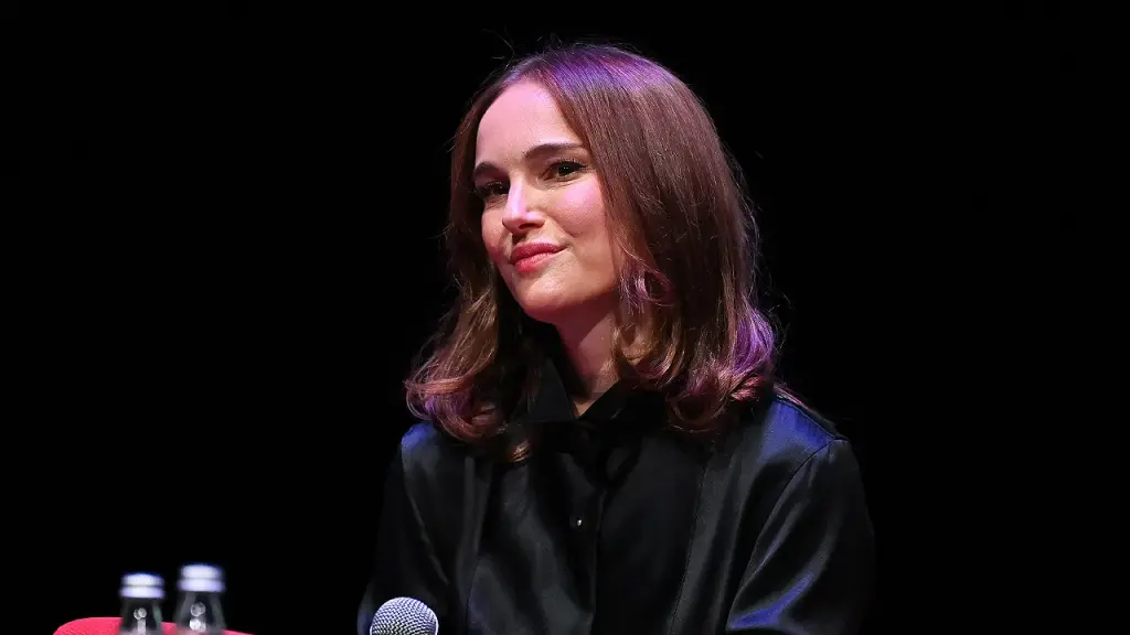 Natalie Portman describes the Israel-Gaza peace agreement as 'significant' at a film festival.