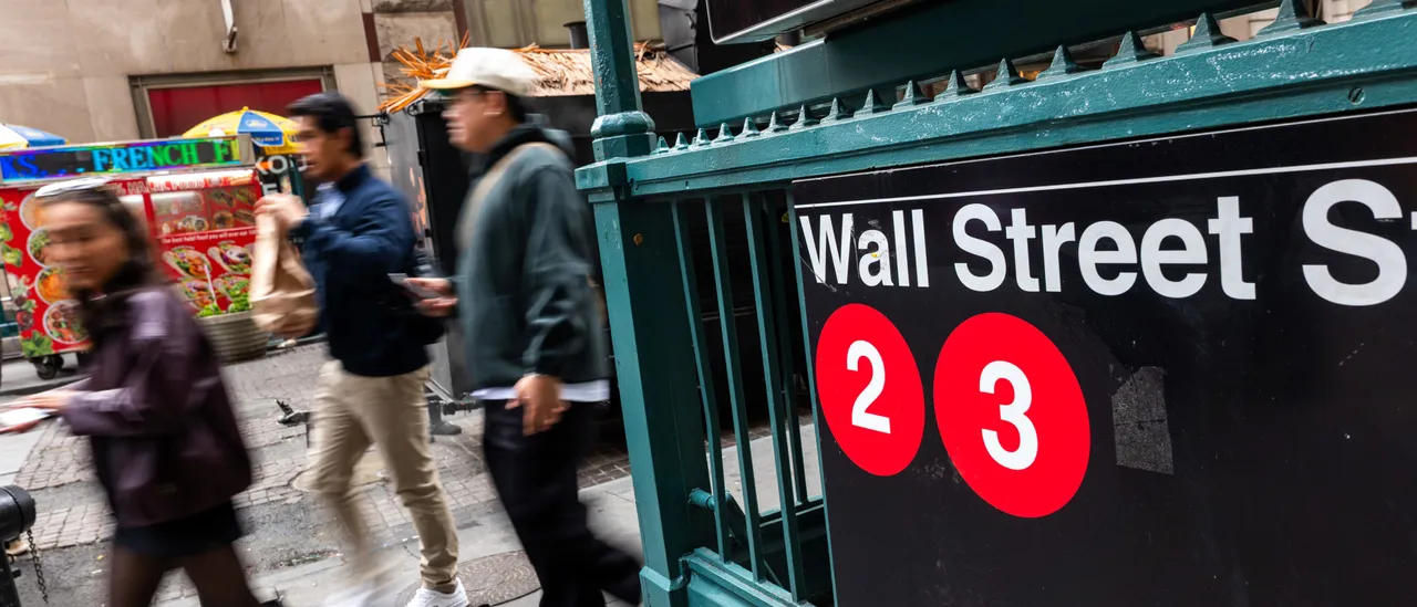 Nearly 40% of Young Americans Believe Violence Against Wealthy Individuals Can Be Justified, Survey Reveals