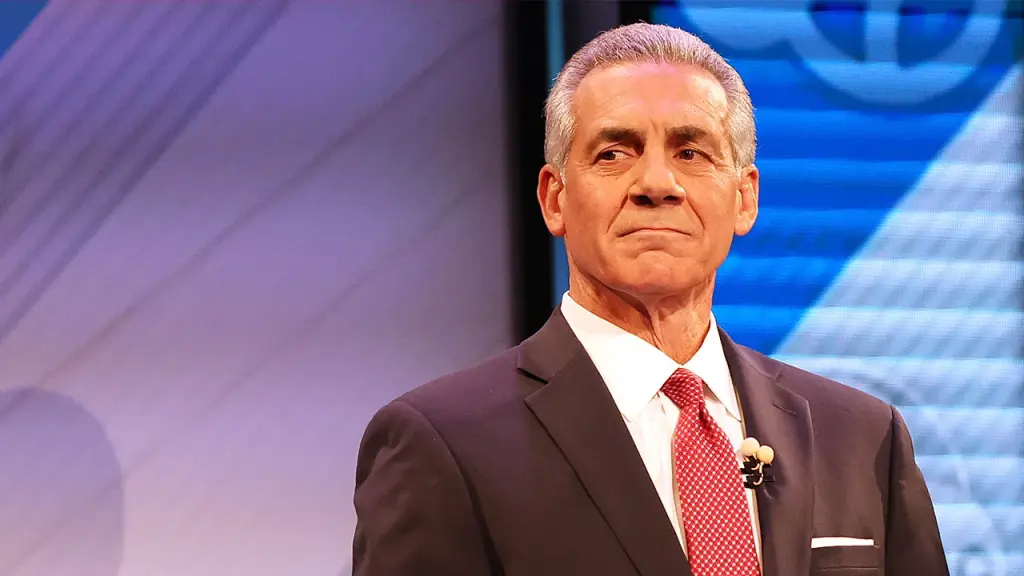 New Jersey governor race becomes closer as Ciattarelli campaigns in southern New Jersey.