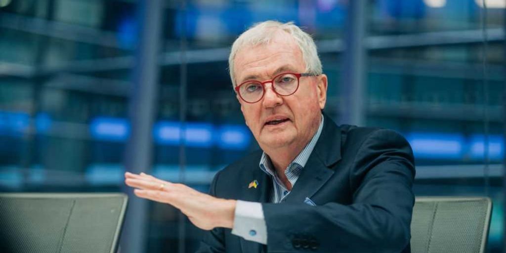 New Jersey's Democrat governor seems to go on vacation during a severe storm, placing the lieutenant governor in charge.