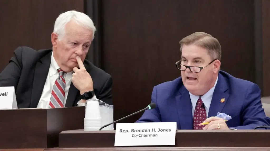 North Carolina Republicans finish redistricting to secure a GOP seat