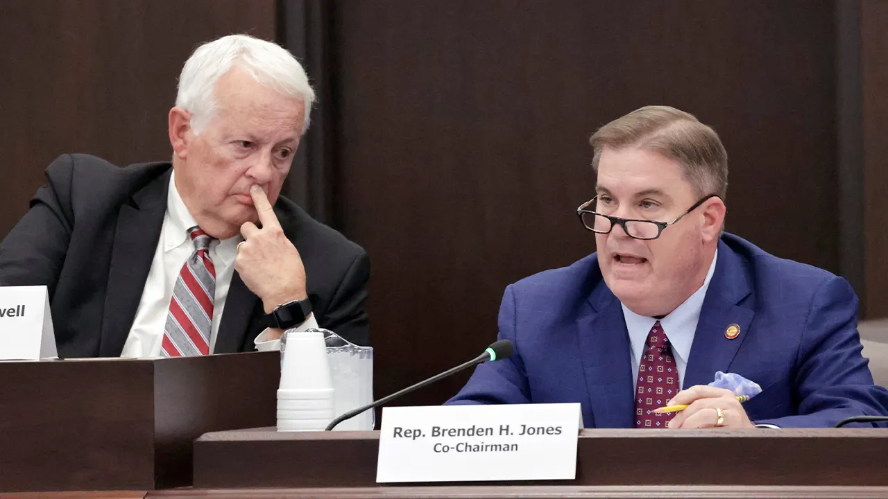 North Carolina Republicans finish redistricting to secure a GOP seat