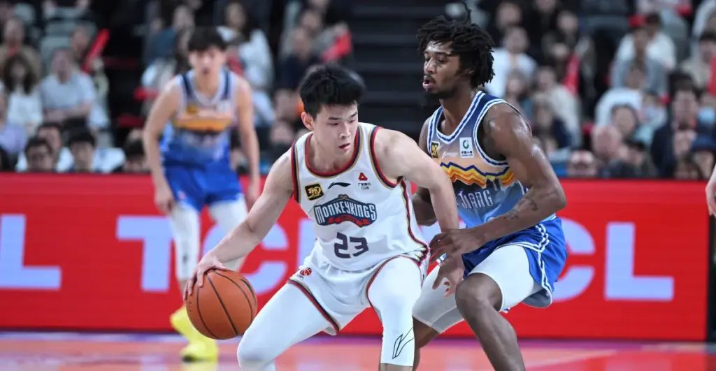 Oregon basketball recruit Lin Wei can play right away, enhancing the team's strength.