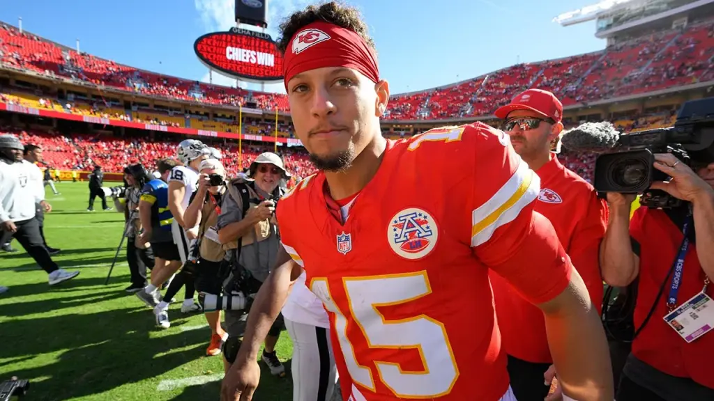 Patrick Mahomes tricks the announcers