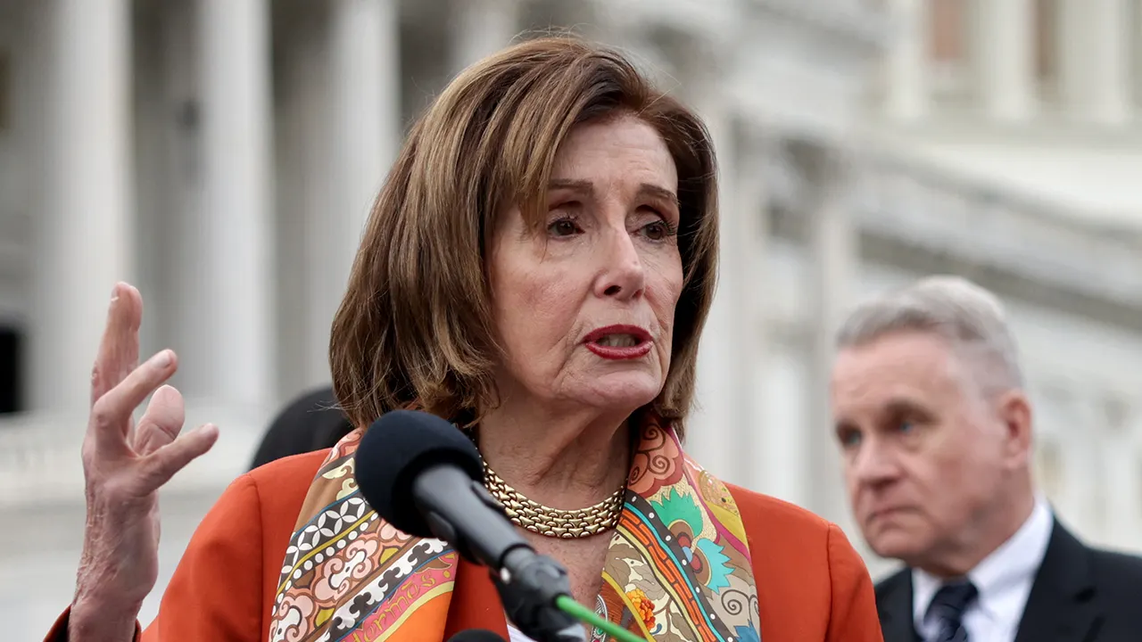 Pelosi confronts reporter over AOC leading shutdown talks