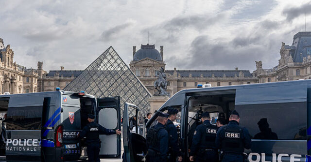 Police in Paris Detain Five, Including Main Suspect in Banditry Case