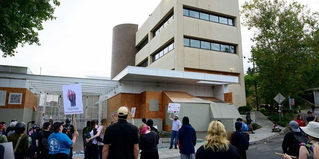 Portland police face backlash over the 'unjust' arrest of journalist Nick Sortor, who was reportedly targeted by Antifa; DOJ to look into it